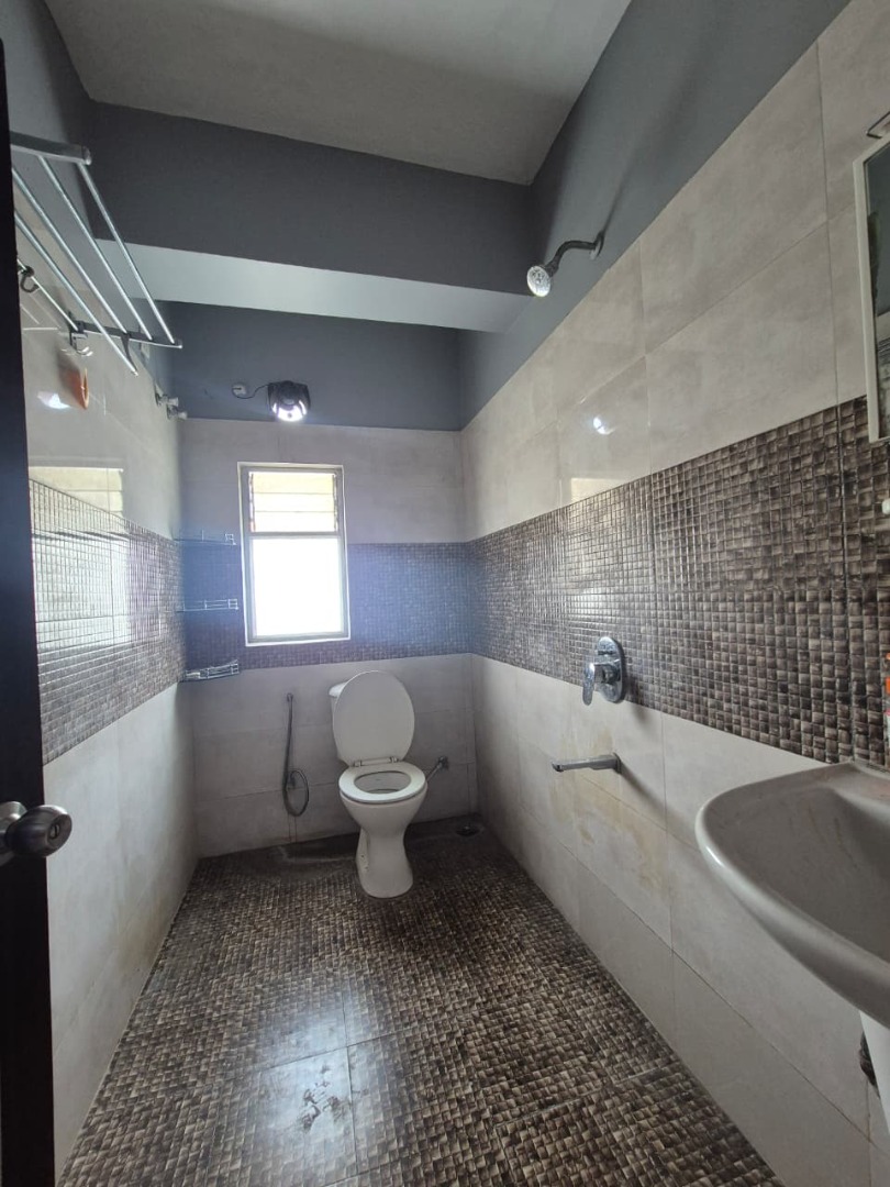 Semi Furnished 3bhk in Beharbari, Beharbari, Lalmati, Guwahati, Assam, India for Rent